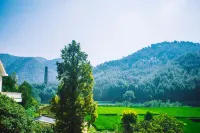 Tiantai Xiangtu Homestay (Guoqing Temple Scenic Area Branch)