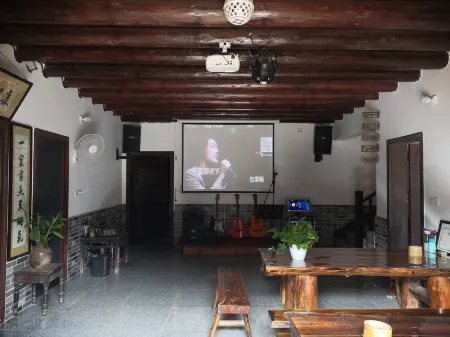 Yueyang County Wanshun Chinese Inn Отели рядом с достопримечательностью «Zhang Guying Village»