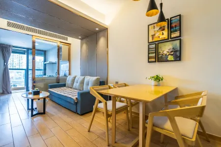 D House International Service Apartment