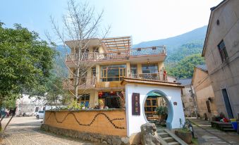 Shedeju Hostel