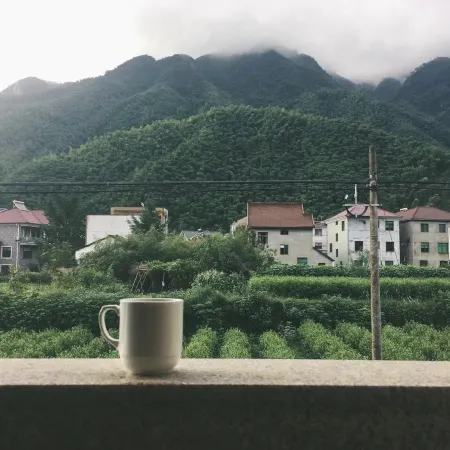 Jushang Anjisen is a travel and pool resort