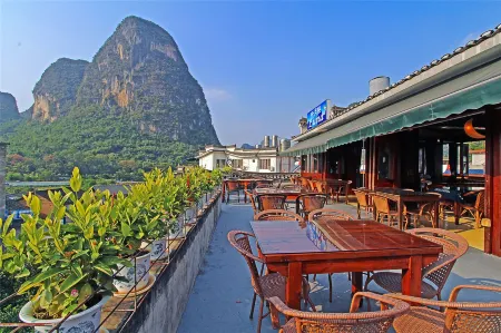 Yangshuo Village Inn（By Moon Hill） Отели рядом с достопримечательностью «Totem Ancient Trail»