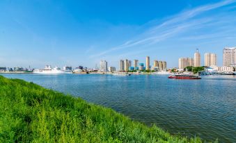 Haihua Island Hotel (Tianjin Binhai High-speed Railway Station)