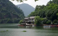 Tonglu Yiyun Homestay