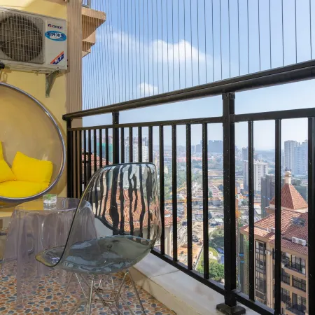 Beihai Lehaiju Family Apartment (Wanda Branch)