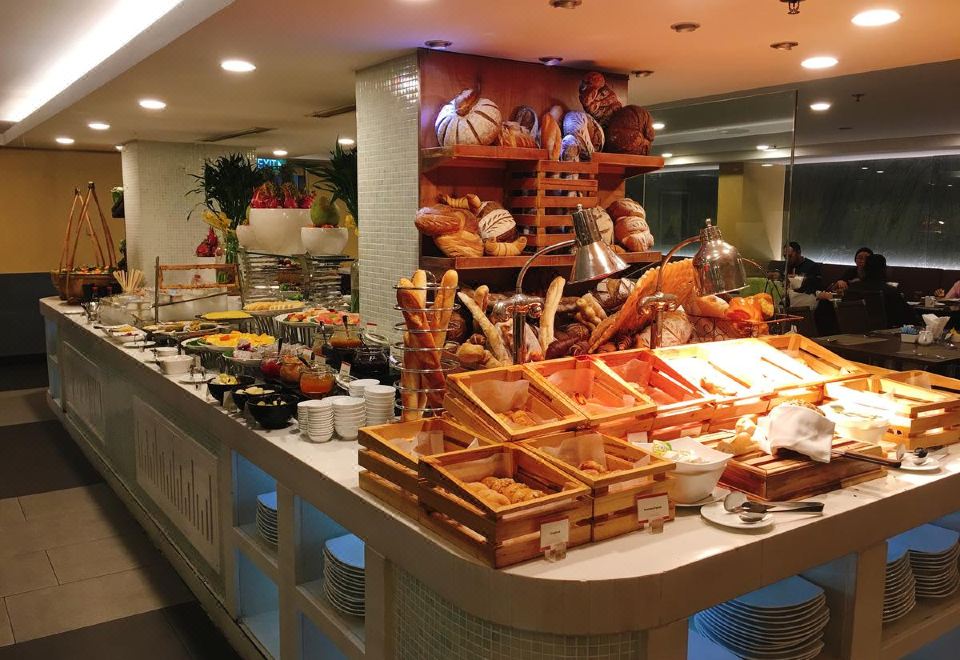 3. 이스트 그랜드 ..