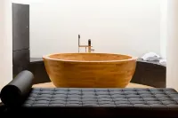Petronilla - Hotel in Bergamo - Hot Tub