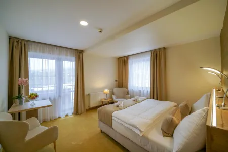 Grand Hotel Bellevue Отели рядом с достопримечательностью «Штрбске-Плесо»