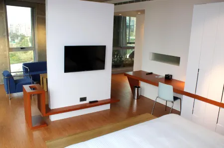 Bossa Nova Beirut Hotel Отели рядом с достопримечательностью «Embassy of Canada»