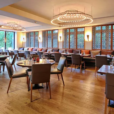 Boutique Hotel Poppenbütteler Hof Отели рядом с достопримечательностью «Станция метро "Берне"»