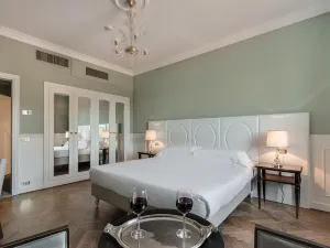 Plaza Hotel Lucchesi