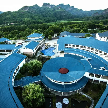 Mount Wuyi Jiuqu THE QUBE HOTEL Отели рядом с достопримечательностью «Девять треугольных дрейфов»