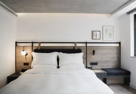 쉬 리 트래블링 호텔