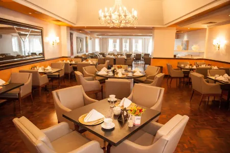 Plaza São Rafael Hotel Отели рядом с достопримечательностью «Музей искусств Риу-Гранди-ду-Сул»