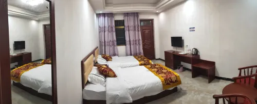 Panzhou Grasslands Leyou Hotel - balkon
