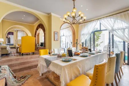 Angela’s home Отели рядом с достопримечательностью «Xiaowan Village»