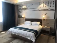 Yufeng Hotel - balcony