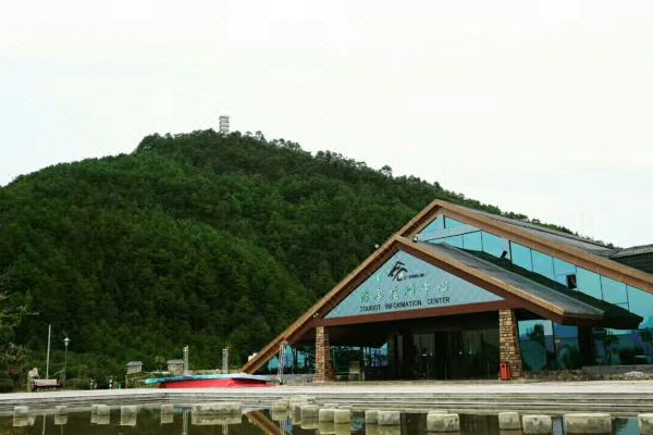 华蓥山峨凤岭森林农庄
