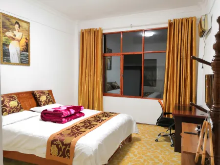 Mangkang Hongfa Business Hotel Отели рядом с достопримечательностью «Xizang Yanjing Millennium Ancient Salt Field»