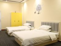 广州蓝顿电竞主题公寓 - 浪漫温馨双床房