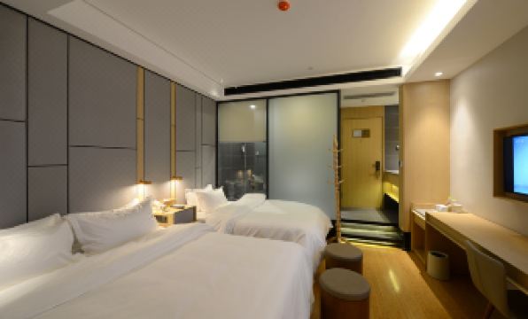 Panda Hotel (Chengdu Tianfu Square)