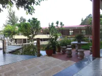 Fuxian Lake Xiangfeng Holiday Hotel Отели рядом с достопримечательностью «Звездная рыбная дыра»