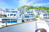 the Island Meets My Home Hostel