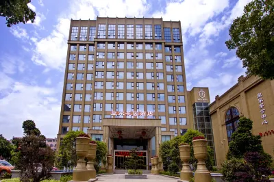 Royal Garden Hotel Hotels near Bailianchan Temple
