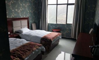 Chayu Longcheng Hotel