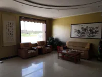 Gaotai Fengze Hotel