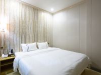 广州千屿卡拉城市酒店 - 标准大床房