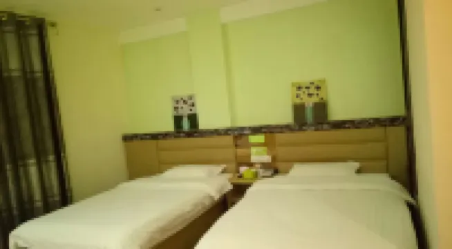 Yibin Business Hotel (Hengxian Jasmine Avenue Branch)