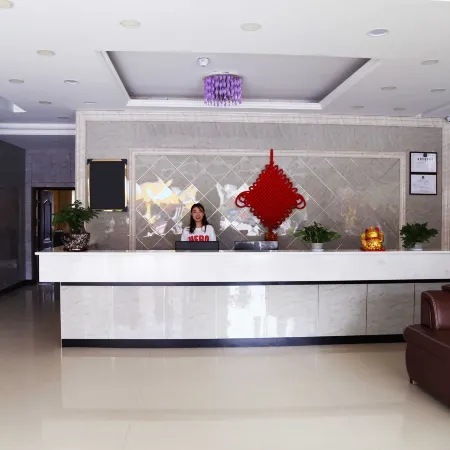 Tonglu Hongcheng Business Hotel Отели рядом с достопримечательностью «Liuyin Former Residence»