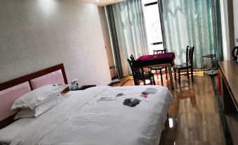 Shiqian Gaolou Theme Hotel