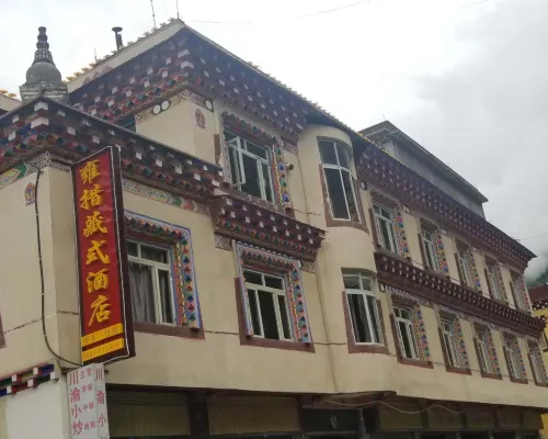 Yong Cuo Hotels in Xinlong