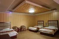 Baqing Hongze Hotel