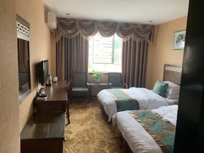 Haocheng Business Hotel Hotels near Luoping Railway Station
