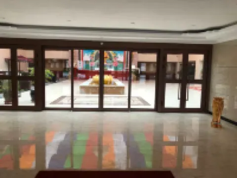 瑪多雲丹康賽ホテル 瑪多のホテル