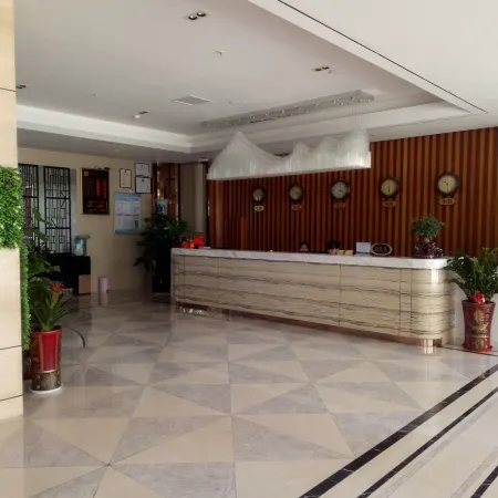 Pingguo Wanguan Huazhong Hotel