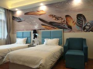 Meikemei Theme Hotel (Kunming Joy City)