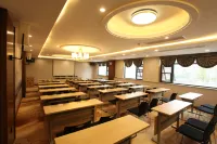 Mengzhou Huiyijia Business Hotel