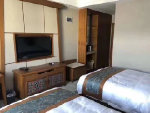 Shangri-La Hotel