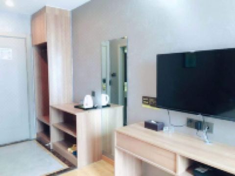 安庆悦港精品酒店 - 豪华大床房