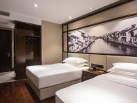 上海瑞丽酒店 - 雅致双床房