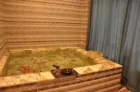 Ziyou Zizai Hot Spring Hotel
