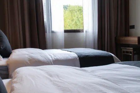 Shanqian Shuxia Hostel Отели рядом с достопримечательностью «Guzhang Folklore Garden»