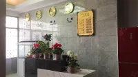 AA Chain Hotel (Mengyin Gucheng Road Branch) - parkir