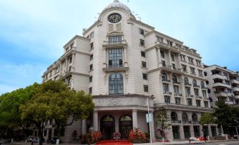 Carlos Hotel (Qingtian high speed railway station store)