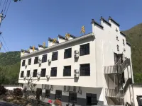 Gehong Xianju Hostel