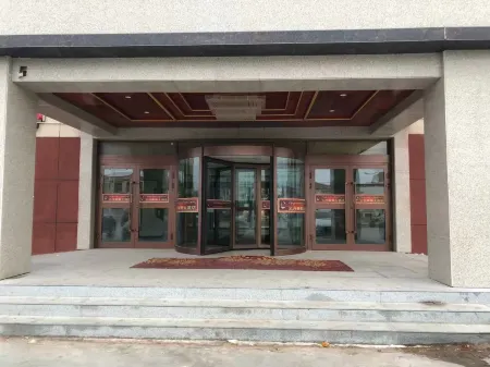 Mayundangkhangsai Hotel Отели в г. Мадоу